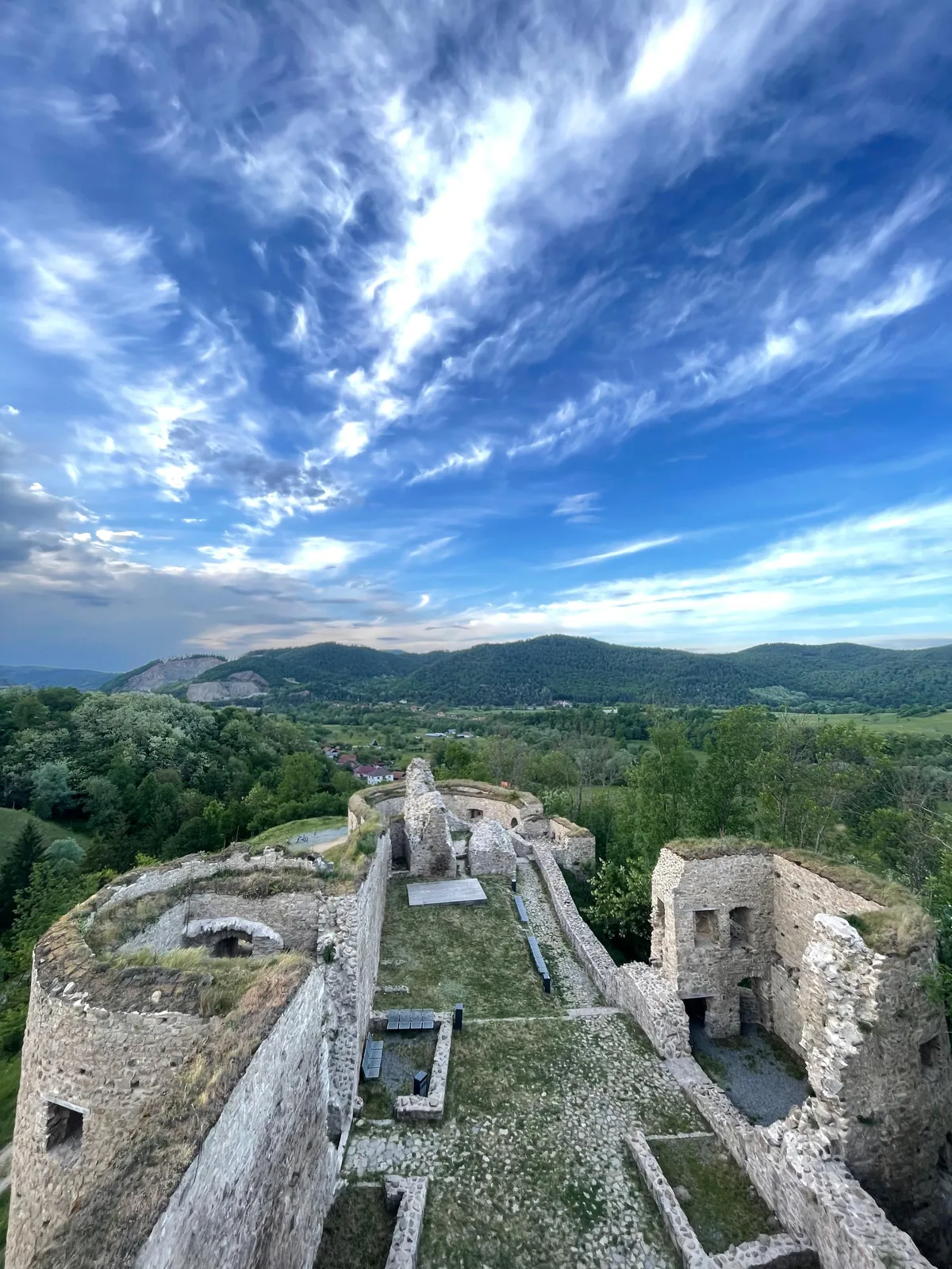 Cetatea Bologa văzută din turn